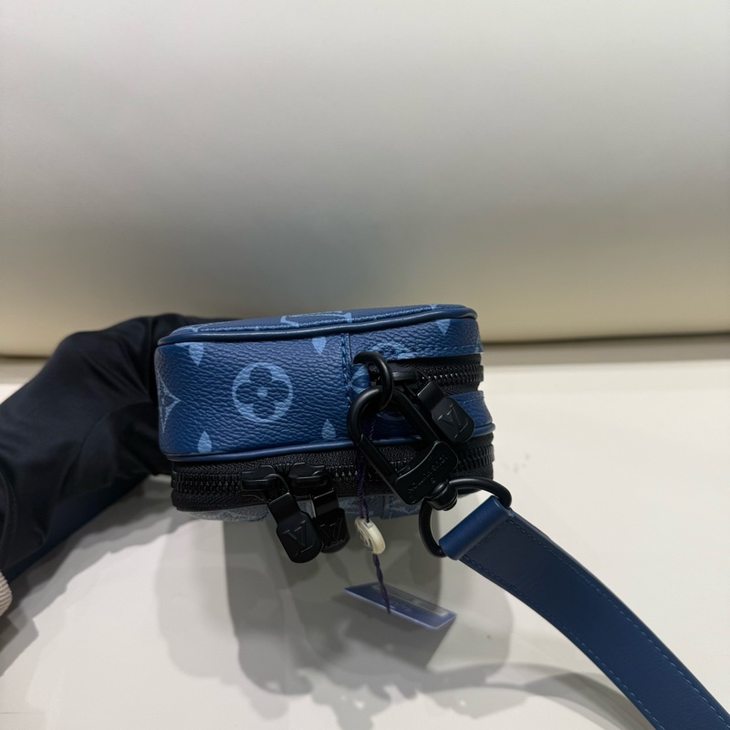 LV Alpha Nano可拆卸可調節肩帶 Monogram 帆布 帆布包單肩斜挎包 大西洋藍-7