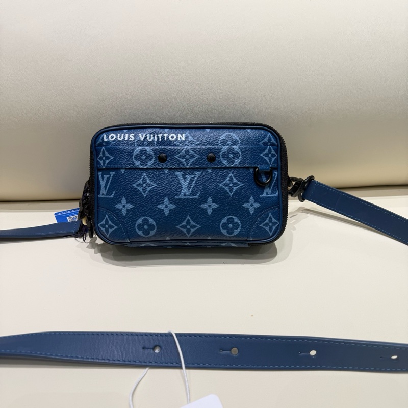 LV Alpha Nano可拆卸可調節肩帶 Monogram 帆布 帆布包單肩斜挎包 大西洋藍-11