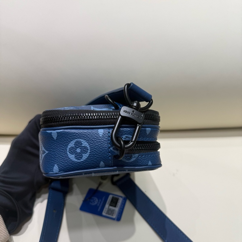 LV Alpha Nano可拆卸可調節肩帶 Monogram 帆布 帆布包單肩斜挎包 大西洋藍-16