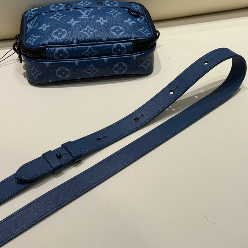LV Alpha Nano可拆卸可調節肩帶 Monogram 帆布 帆布包單肩斜挎包 大西洋藍-23