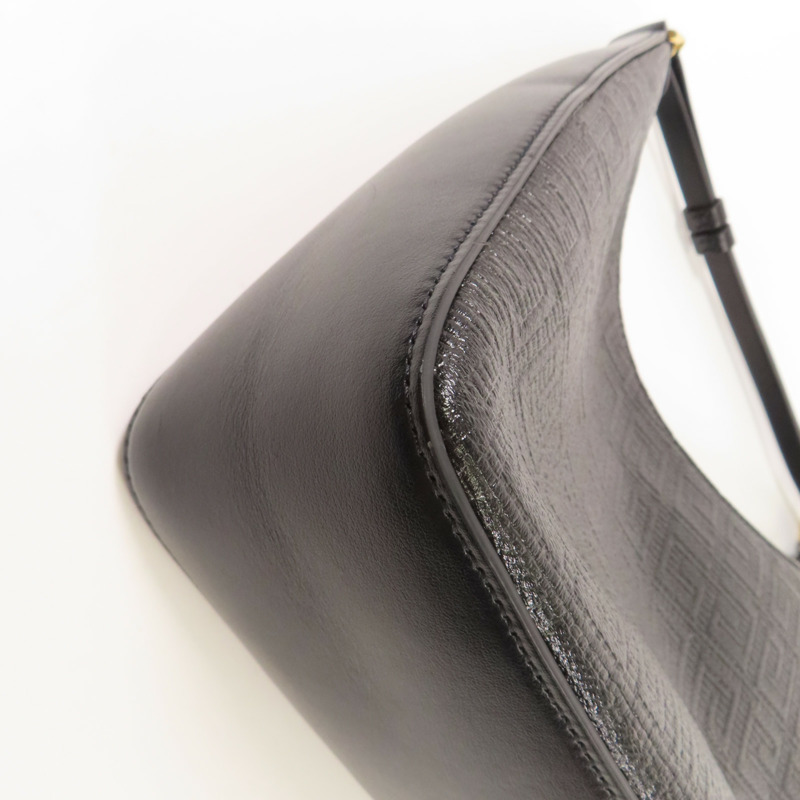 GIVENCHY 牛皮皮革Small Moon Cut Out Bag金扣肩背袋-12