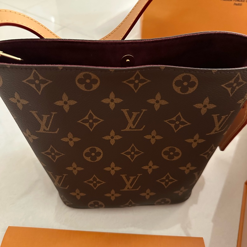 LOUIS Vuitton AII IN BB-2