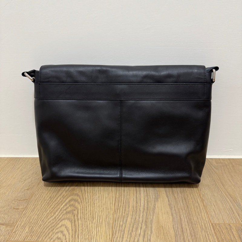 Coach 男用真皮黑色斜背包 未使用過-1
