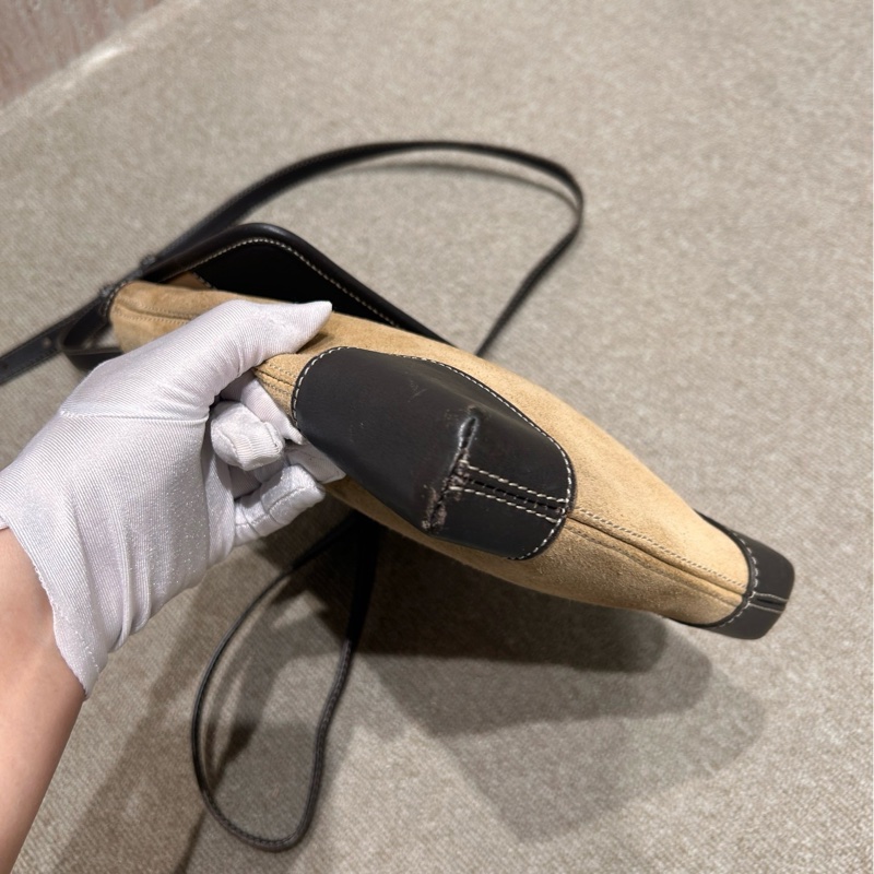 loewe 麂皮斜挎包-7