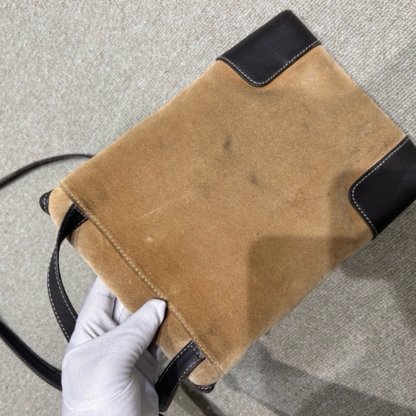 loewe 麂皮斜挎包-9