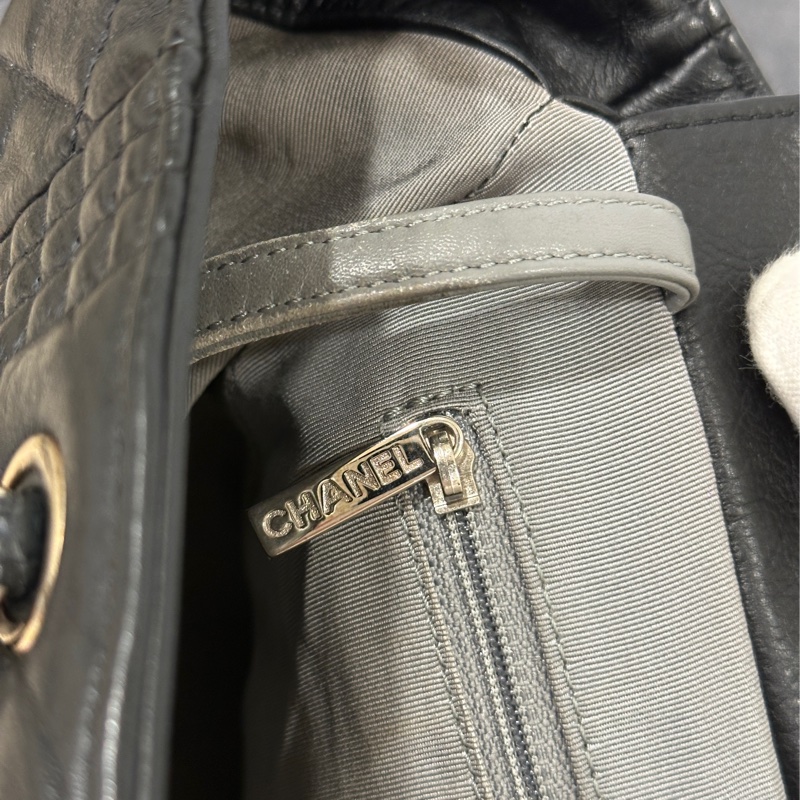 Chanel黑銀全牛皮大logo肩背托特包 98新閒置✨耐用耐看收藏品🔥-31