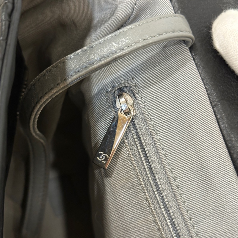 Chanel黑銀全牛皮大logo肩背托特包 98新閒置✨耐用耐看收藏品🔥-33