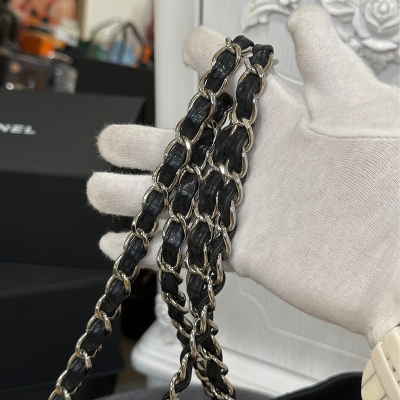 Chanel黑銀全牛皮大logo肩背托特包 98新閒置✨耐用耐看收藏品🔥-34