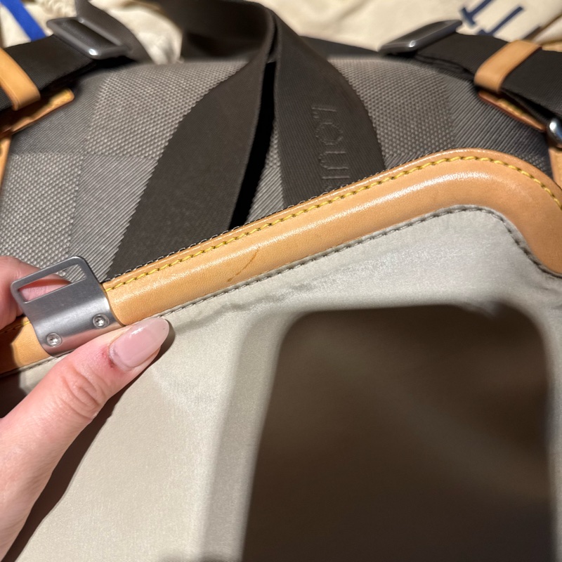 LV 後背包 backpack-7