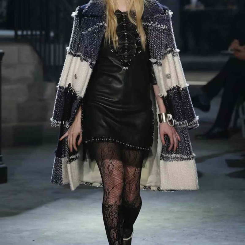 Chanel💗秀款大衣 34號 胸圍約92 非常新 高級手工坊Roma 羅馬系列頂級山羊絨 黑白格經典永不過時款-0