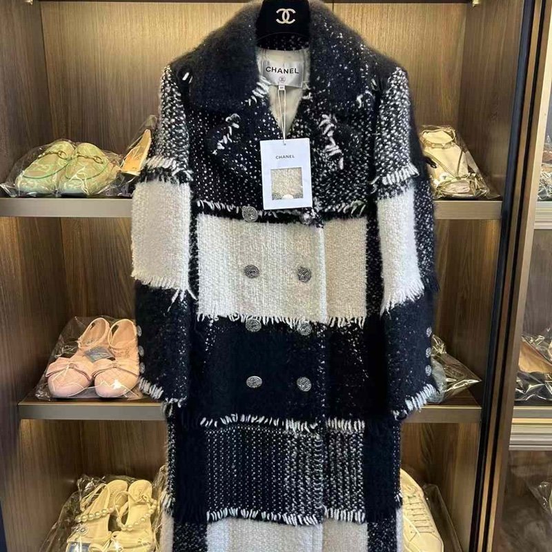 Chanel💗秀款大衣 34號 胸圍約92 非常新 高級手工坊Roma 羅馬系列頂級山羊絨 黑白格經典永不過時款-1