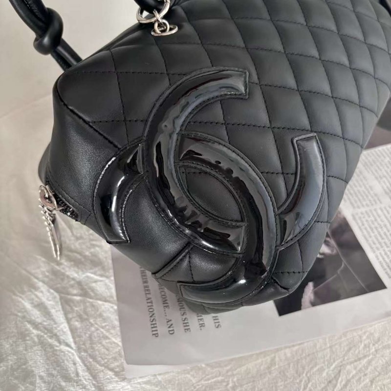 Chanel💗全黑康鵬枕頭波士頓包 配件保卡卡&塵袋 狀況很新-2