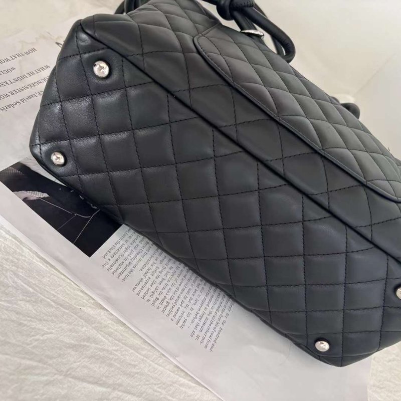 Chanel💗全黑康鵬枕頭波士頓包 配件保卡卡&塵袋 狀況很新-6