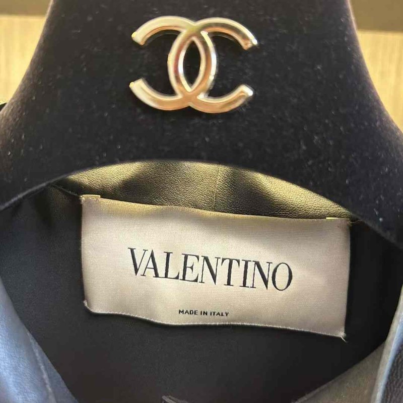 Valentino♥️連身裙 40號 限量款 羊皮拚桑蠶絲面料 沒洗過清洗一下非常新 原價近40萬 誠可議-3