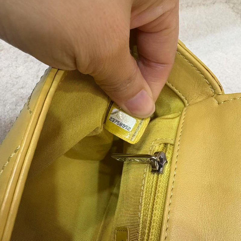 ✨Chanel 外縫線翻蓋郵差包 98新 配件塵袋-7