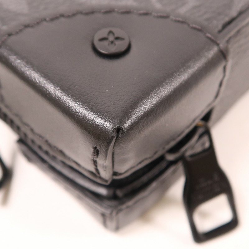 LOUIS VUITTON Monogram Eclipse Soft Trunk Wallet肩背袋-8