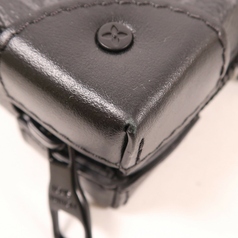 LOUIS VUITTON Monogram Eclipse Soft Trunk Wallet肩背袋-9