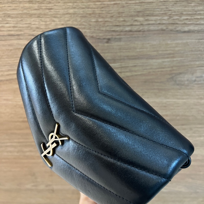 YSL 黑牛皮Lou Lou Toy金釦斜背包-4
