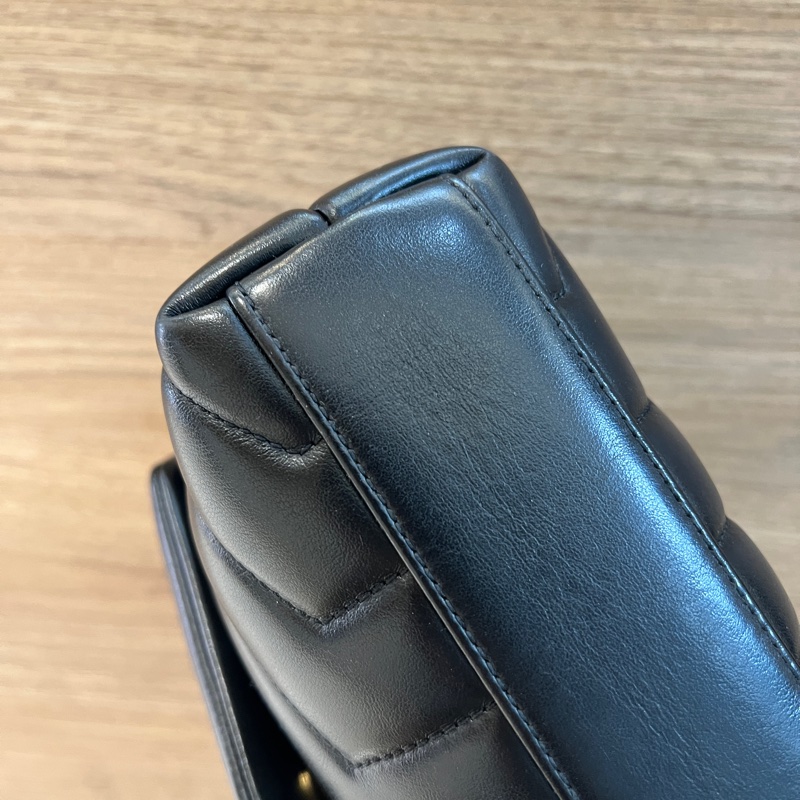 YSL 黑牛皮Lou Lou Toy金釦斜背包-7