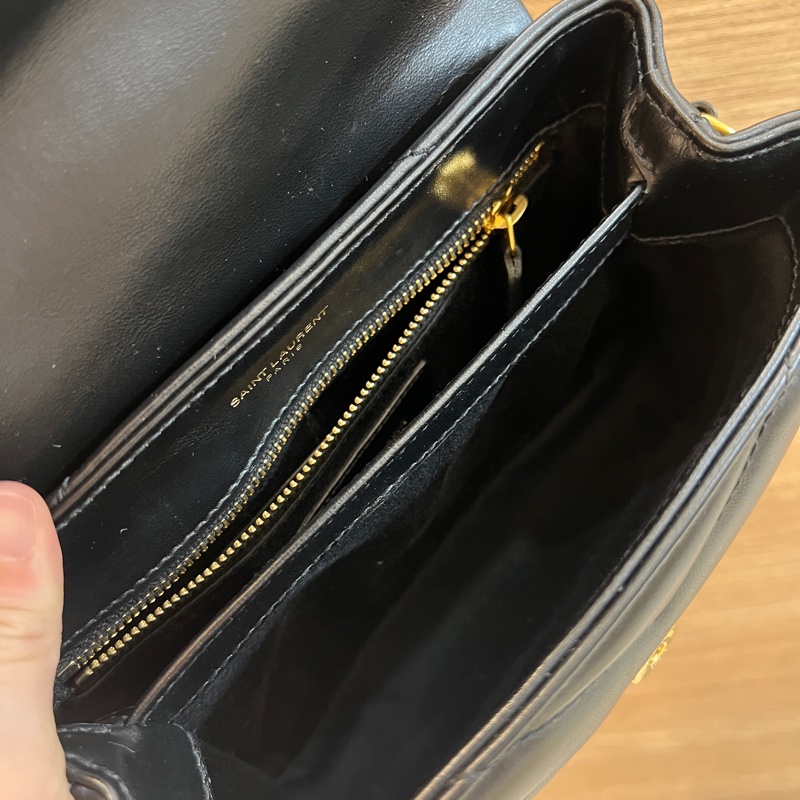YSL 黑牛皮Lou Lou Toy金釦斜背包-10