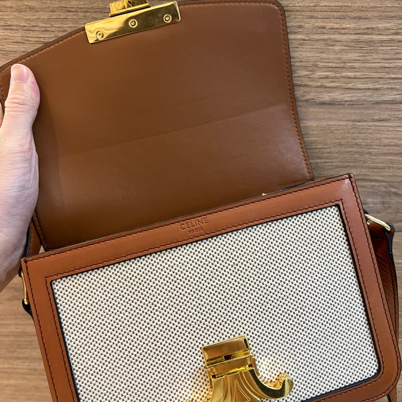 Celine 帆布拼咖牛皮Teen Trlomphe金釦斜背包-11