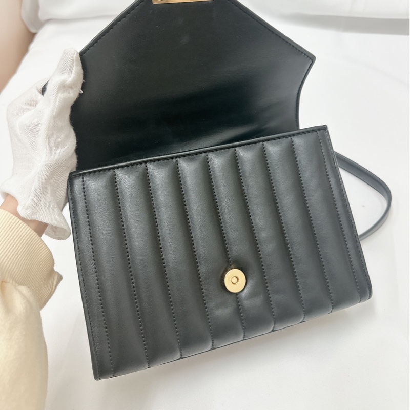 莉亞精品♡MK 黑金斜背包 全新閒置品-12
