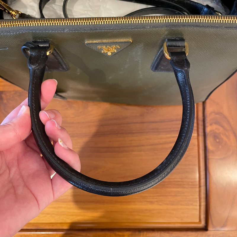 Prada Galleria皮革手袋-1