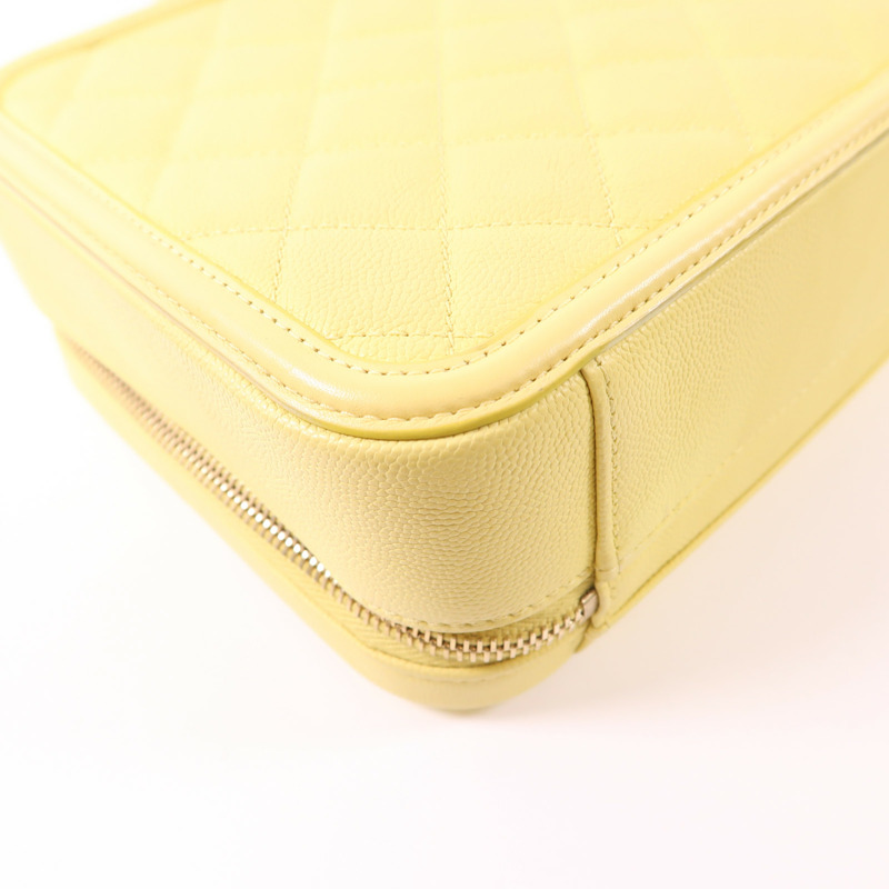 CHANEL 牛皮皮革Vanity Case金扣鏈帶手挽肩背兩用袋-11