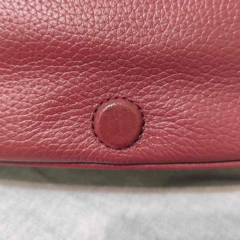 MJ Marc Jacobs 荔枝紋磁吸釦掀蓋馬鞍包 酒紅色/安格拉紅-10