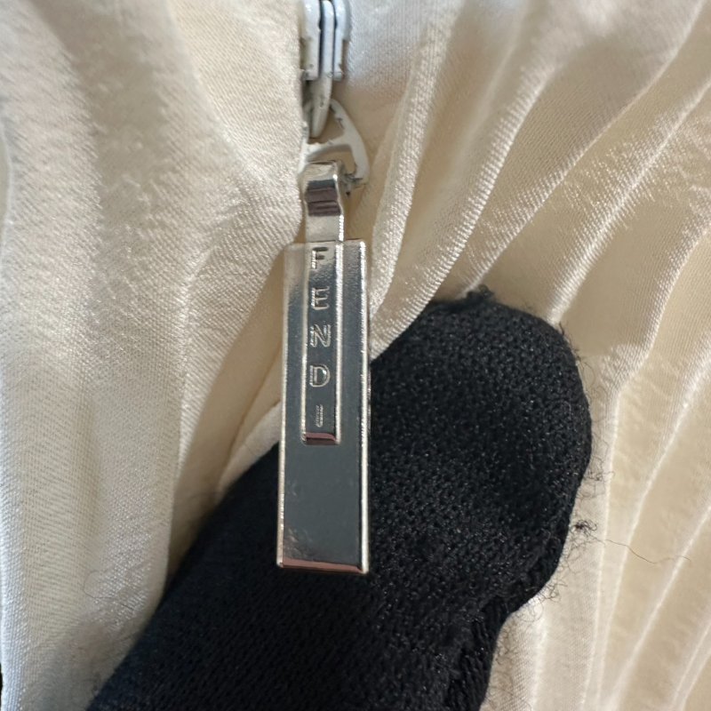 【美收精品】Fendi白色抓皺洋裝 2-706-2