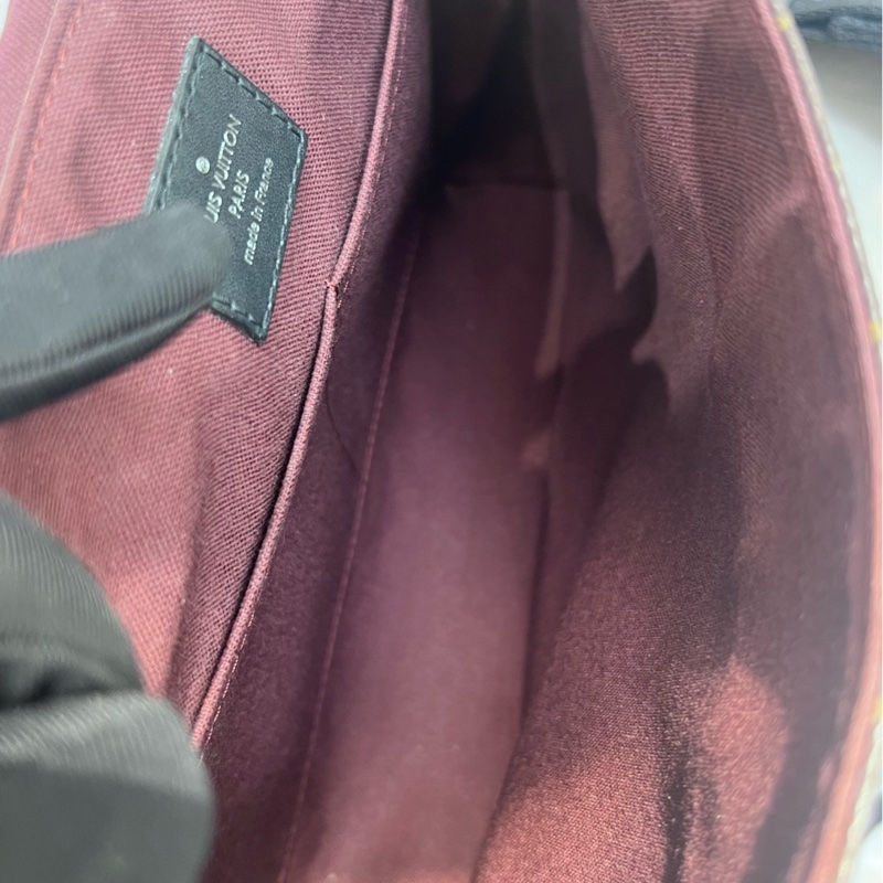 Louis Vuitton 單肩斜挎包 尺寸約長 26 x 高 26 cm-6