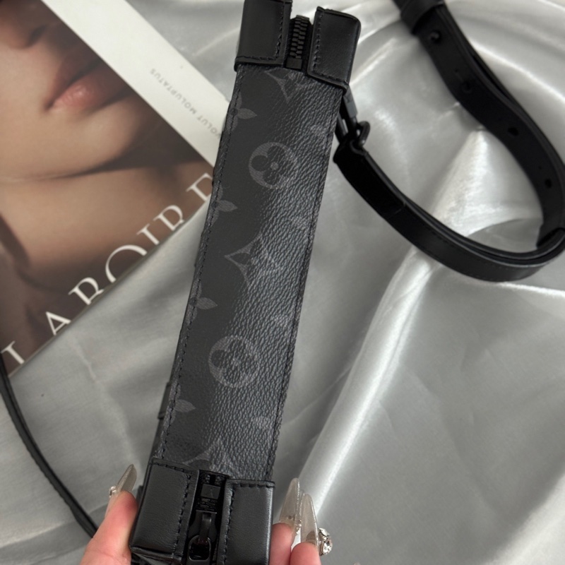 LV 黑花soft trunk wallet黑盒子斜挎包 內有卡槽 尺寸約22*14cm-4