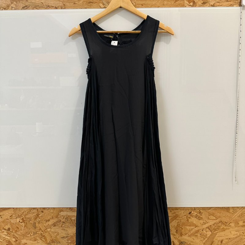 【美收精品】FENDI黑色無袖連身裙 2-738-0