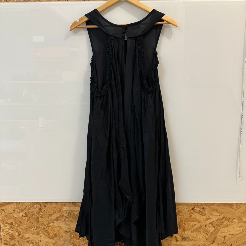 【美收精品】FENDI黑色無袖連身裙 2-738-1