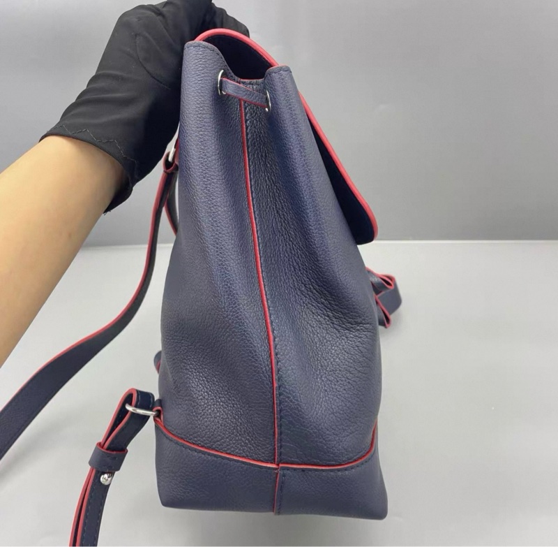 lv lock me 雙肩包 深藍色 中號約尺寸 25x22 有防塵袋-2