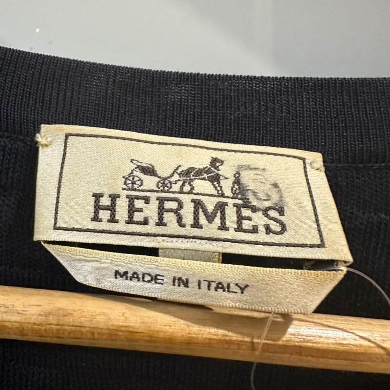 【美收精品】HERMES 深藍色滿版LOGO針織長袖 2-733-2