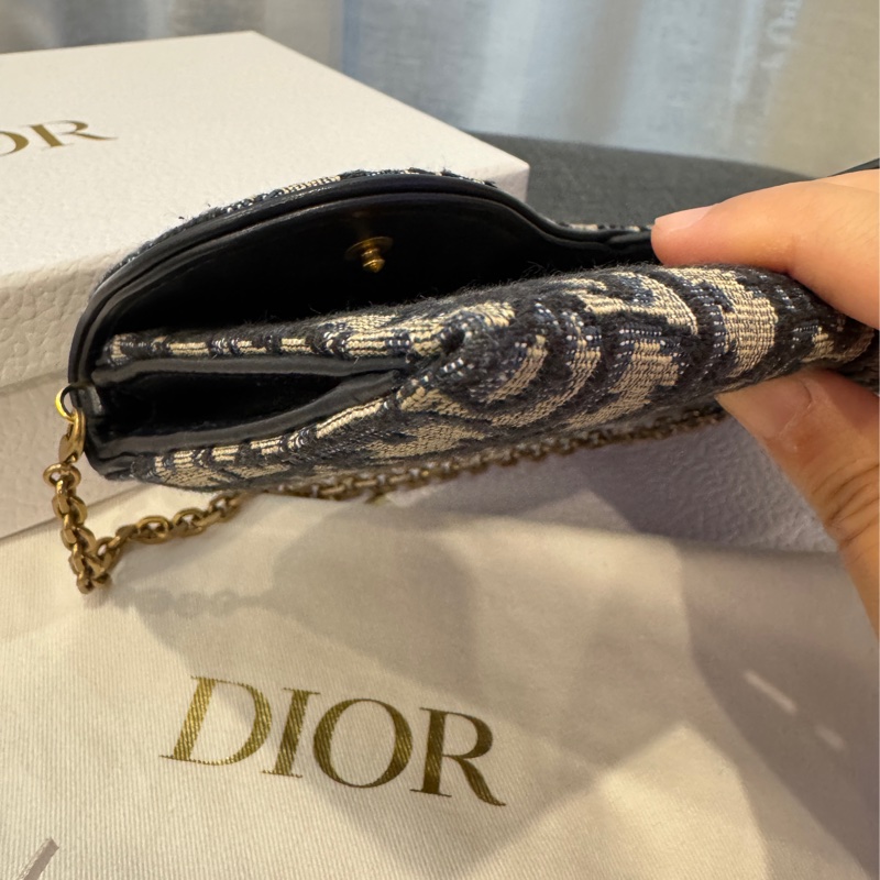 Dior Saddle 小型附鏈帶手拿包斜背包WOC，金屬鏈帶可拆附小扁包-7