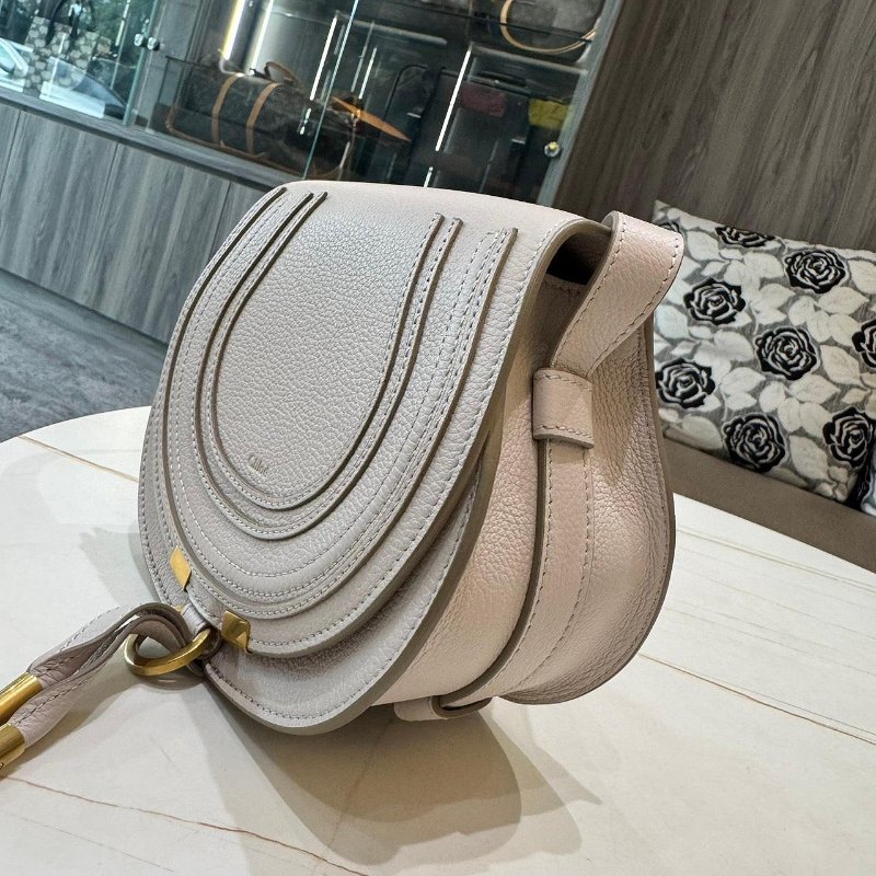 *SHIHNA名牌精品* CHLOE Marcie 牛皮斜背馬鞍包 裸粉色-4
