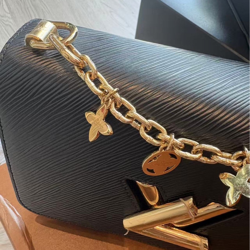 LOUIS VUITTON Twist MM-0