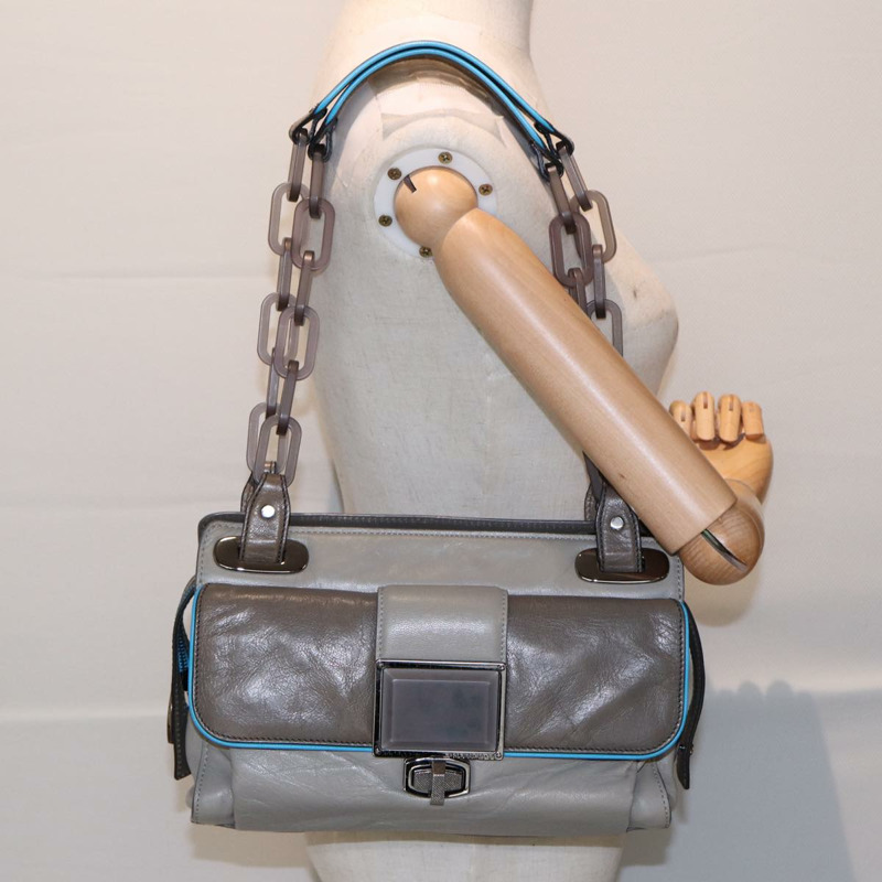 【日本直送】BALENCIAGA 旋轉鎖鏈單肩包皮革米色灰色銀色正品 am6814V-25
