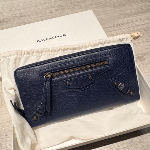 巴黎世家  Balenciaga Classic 羊皮亮銅釦拉鍊長夾（深藍色）