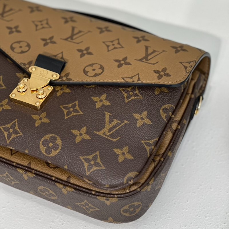 LOUIS VUITTON 拚色老花郵差包-5