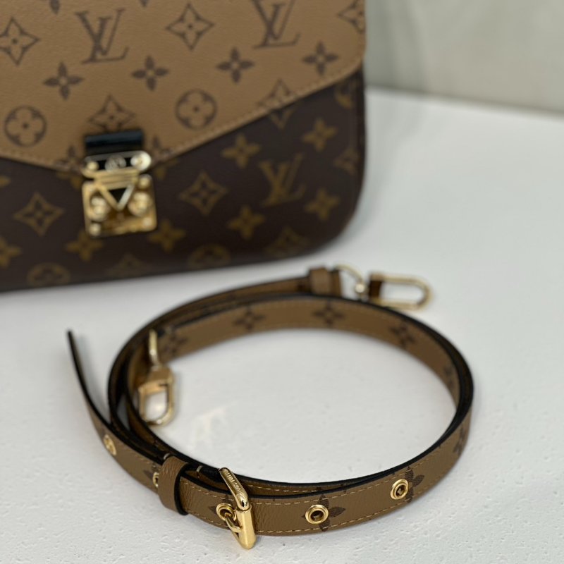 LOUIS VUITTON 拚色老花郵差包-6