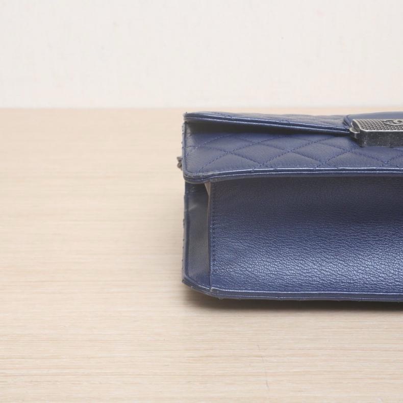 CHANEL(香奈兒)  藍色  23開 銀扣 2way 復古銘牌 手柄 郵差包-3