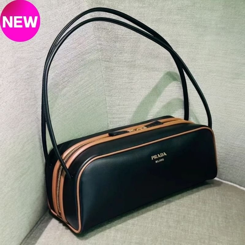 🛫早秋當季新品🛬Prada 1BC249 Swing 柔滑小牛皮肩背包 黑色/榛果色-0