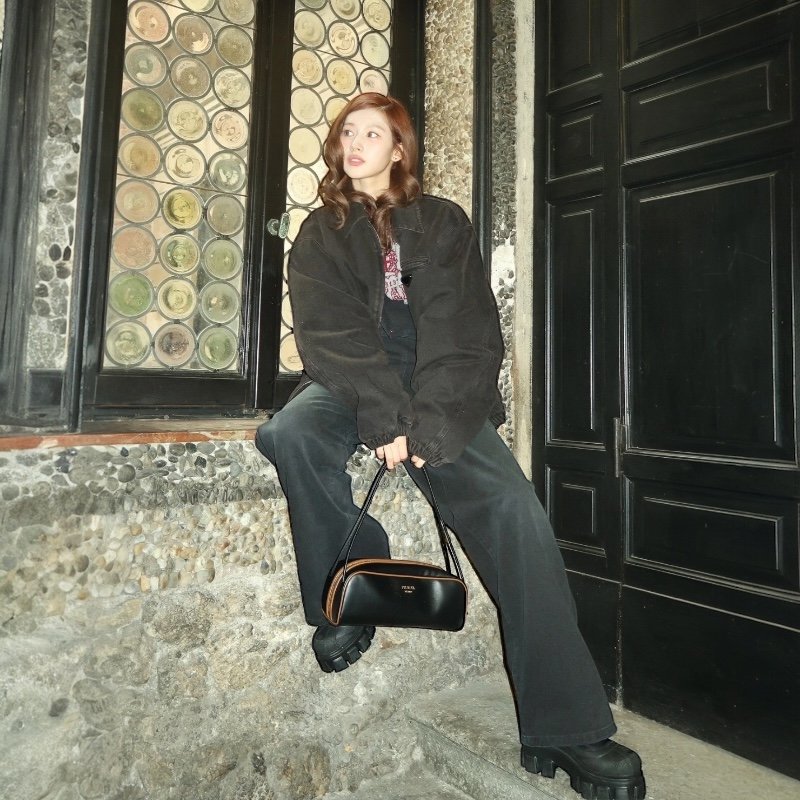 🛫早秋當季新品🛬Prada 1BC249 Swing 柔滑小牛皮肩背包 黑色/榛果色-4