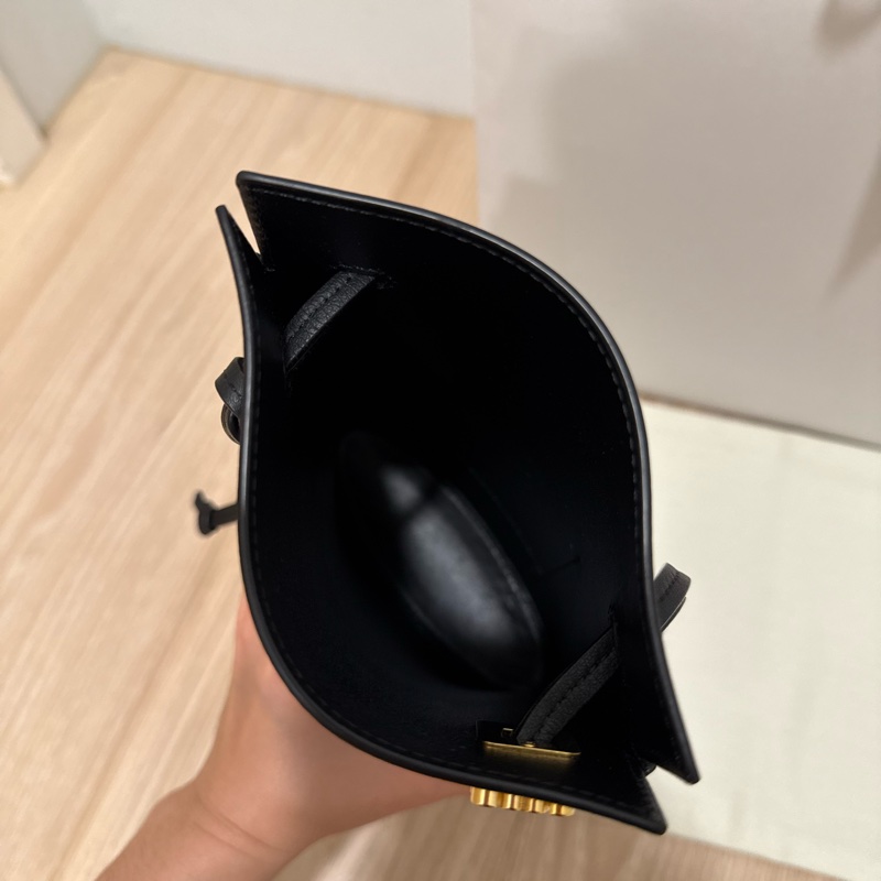 LOEWE Dice pocket 肩背/斜背 兩用小包 黑色 牛皮 骰子包-8