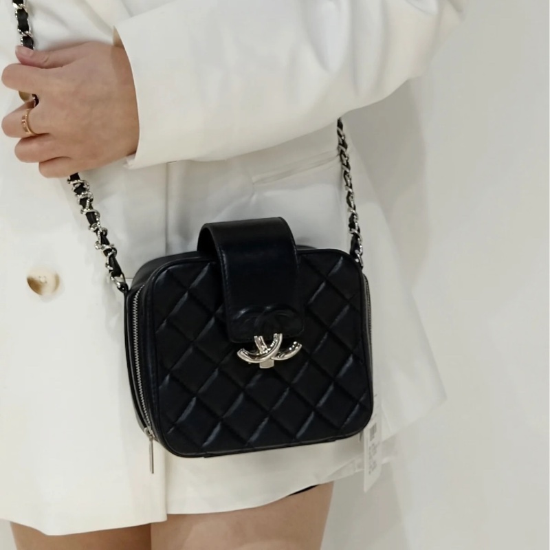 🈶購證 #98新閒置收藏 香奈兒黑銀牛皮鴛鴦扣小方包🉑斜挎 大容量實用與時尚兼具🔥-2