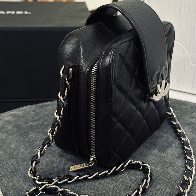 🈶購證 #98新閒置收藏 香奈兒黑銀牛皮鴛鴦扣小方包🉑斜挎 大容量實用與時尚兼具🔥-6