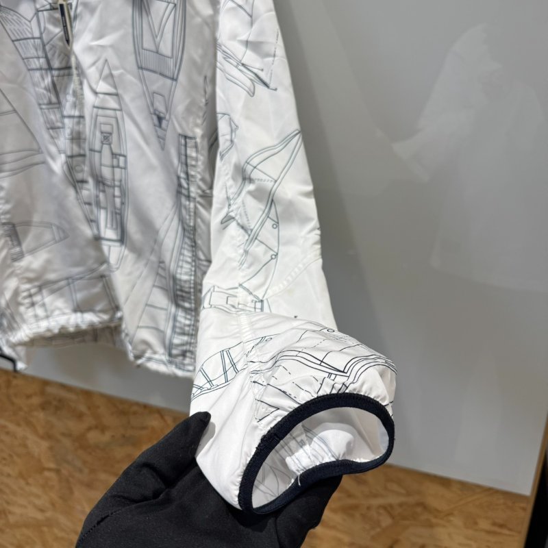 【美收精品】LV 白藍防風外套 2-729-3